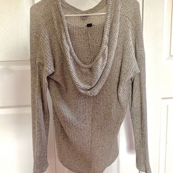 Forever 21 gray sweater - Picture 2 of 3